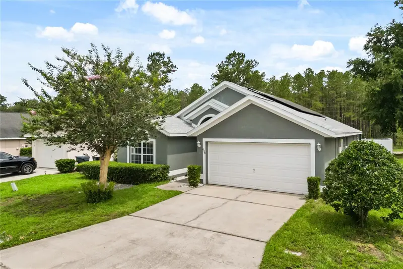 638 Pine Cone Dr, FL