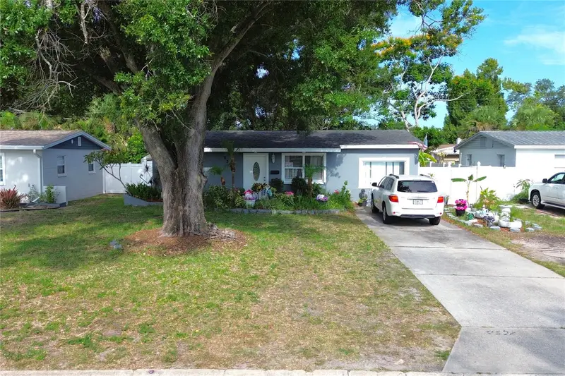 8370 52nd Way N, FL