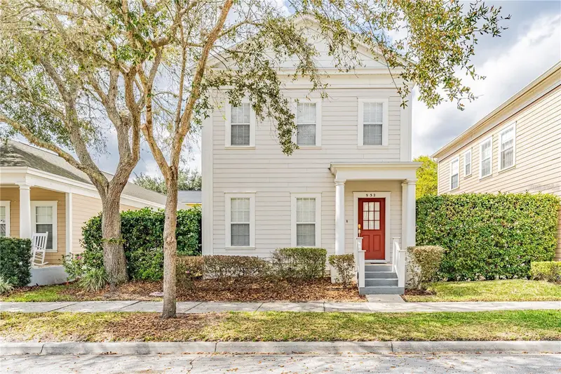 932 Pawstand Rd, FL