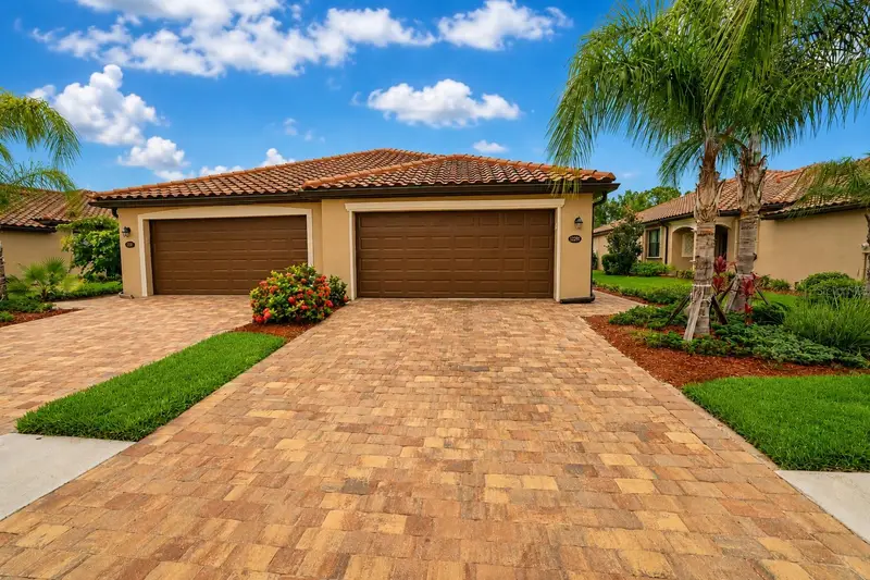 12385 Amica Loop, FL