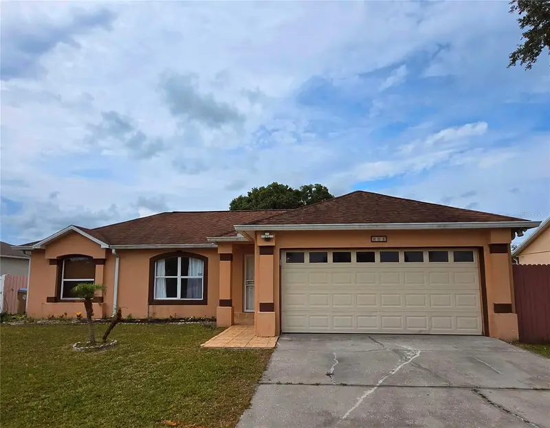804 Carrousel Ln, FL