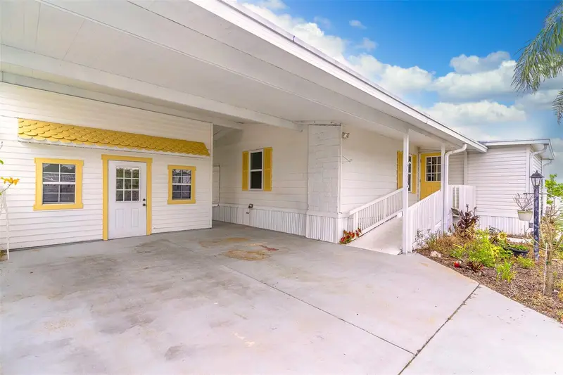 302 Basswood Ct, FL