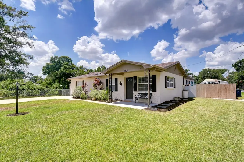 2101 W Hamilton Ave, FL
