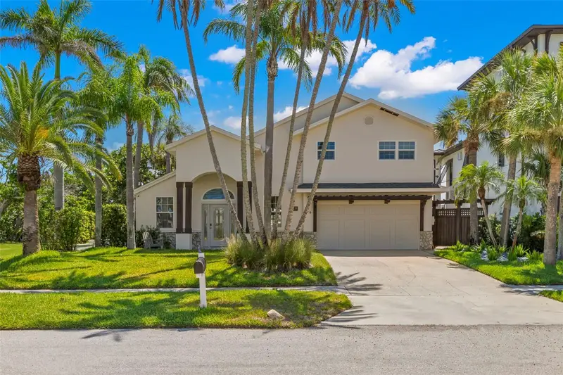 819 Bay Esplanade, FL