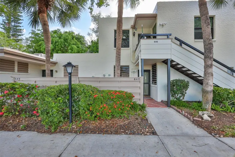 647 Woodlawn Dr #647, FL
