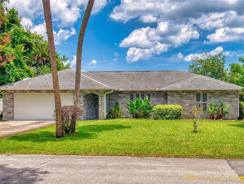 203 N Duss St, FL