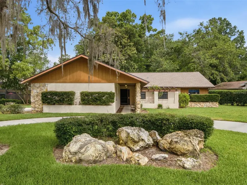 4 Redbay Ct E, FL