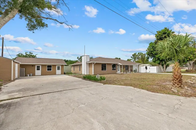 2818 Olympic St, FL