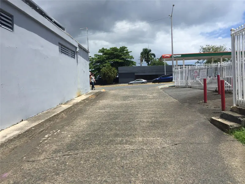 1710 Las Lomas Dev. Jesus T. Pinero Ave., PR