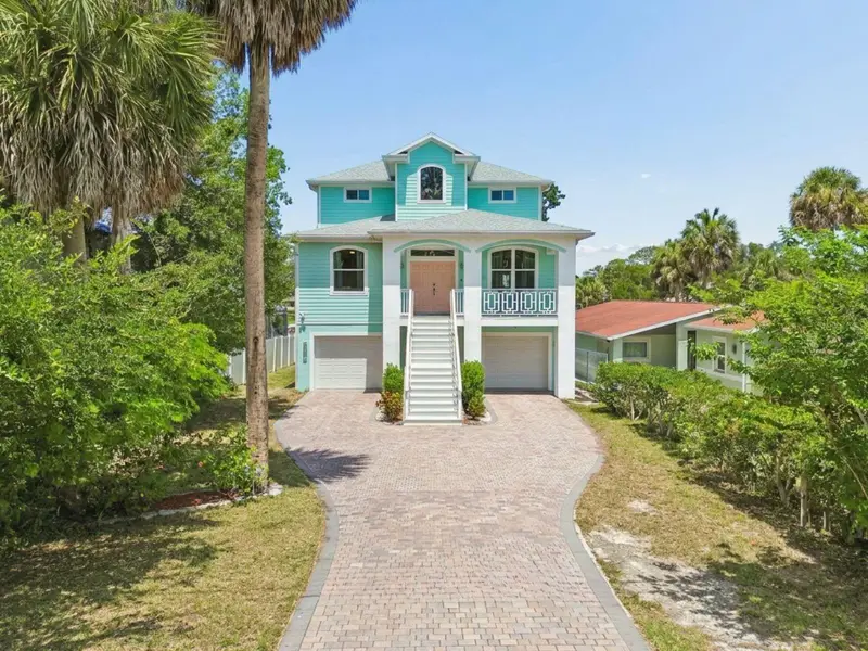 6121 Lafayette St, FL