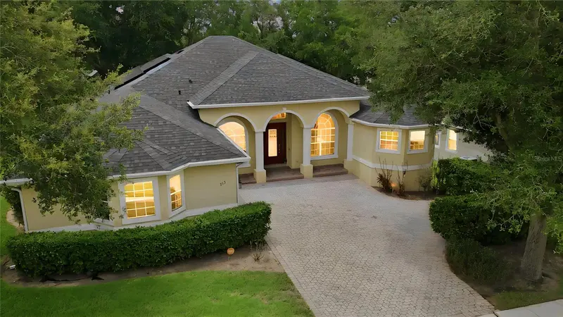 513 Parkside Pointe Blvd, FL