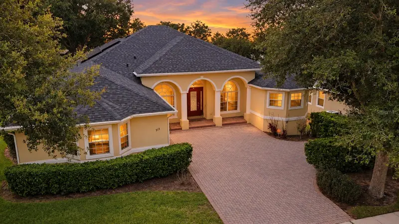 513 Parkside Pointe Blvd, FL
