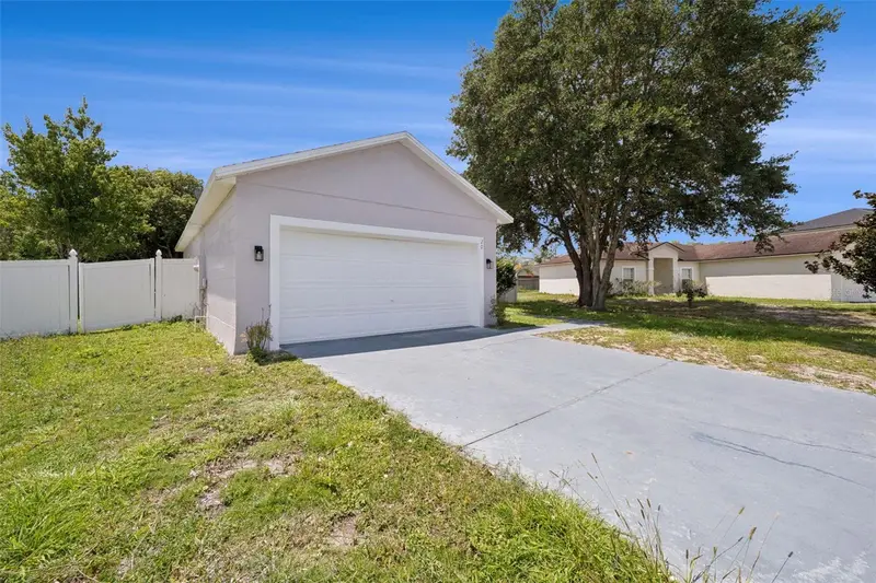 20 Coventry Ct, FL