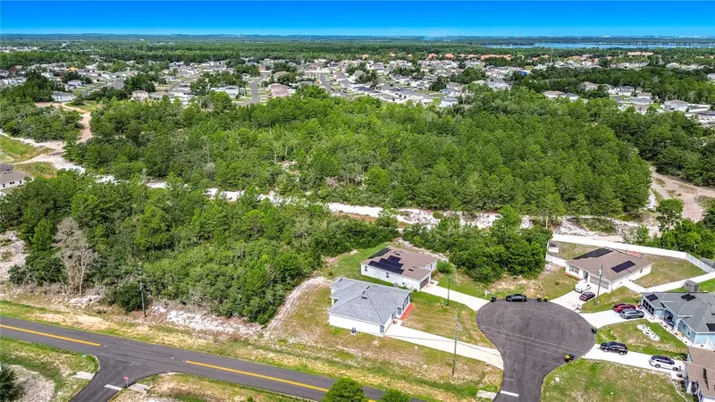 106 Oak Cir, FL