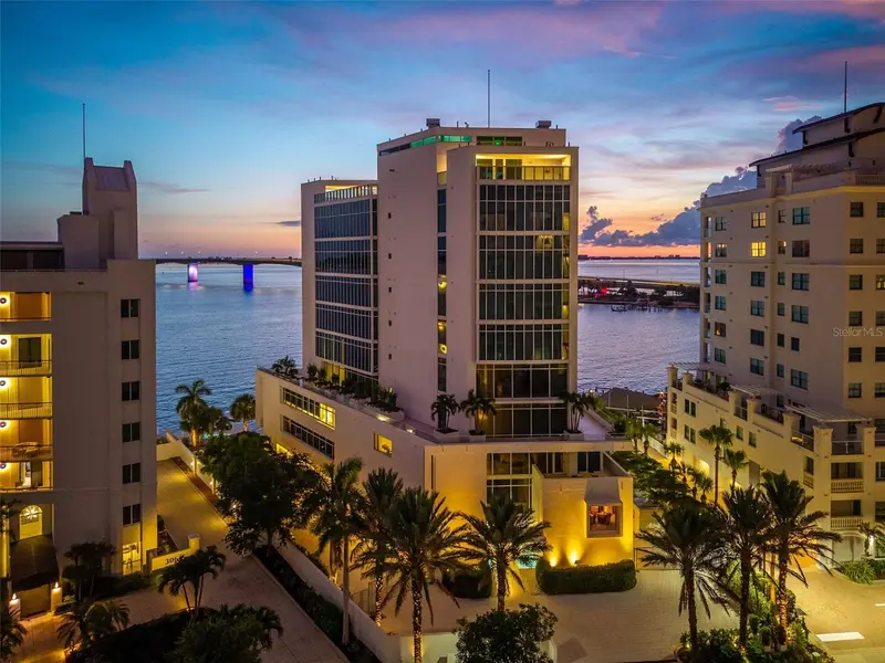 280 Golden Gate Pt #300, FL