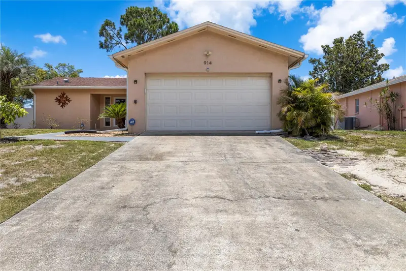 914 Carlton Rd, FL