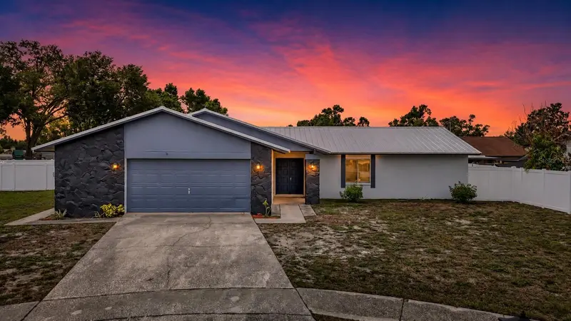 740 Caliente Dr, FL