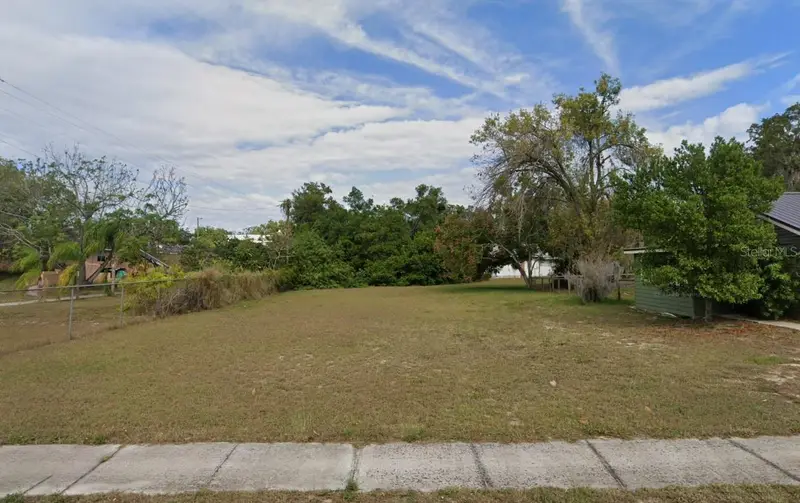321 W Pierce St, FL