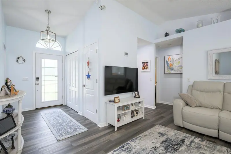 6 Spiveys Ct, FL