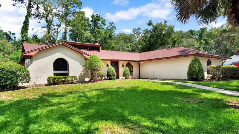 207 Lonesome Pine Dr, FL