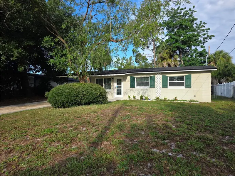 835 Golden Isle Dr, FL