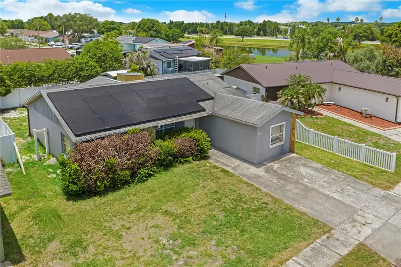 1029 Pine Ridge Cir, FL