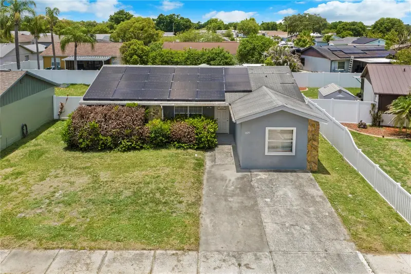 1029 Pine Ridge Cir, FL