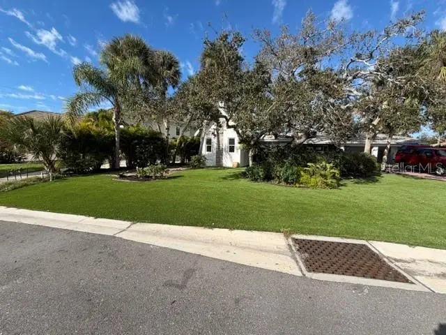 605 Lotus Ln, FL