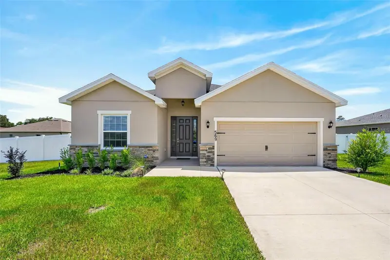 569 Silver Course Radl, FL