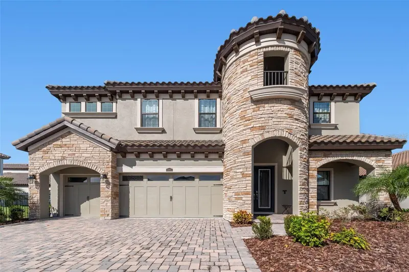 10863 Rustic Timber Loop, FL