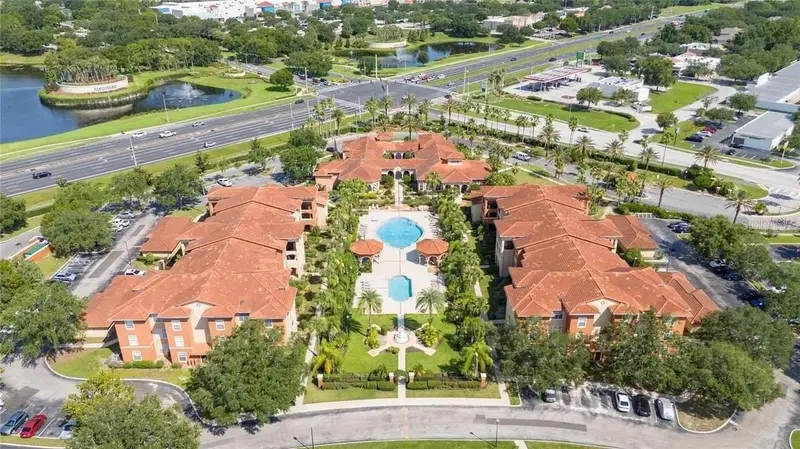 5560 Metrowest Blvd #3-207, FL