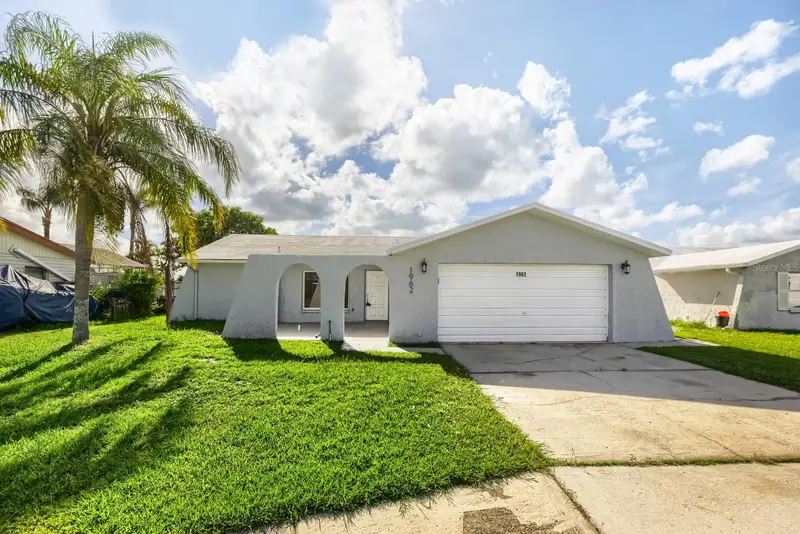 1962 Society Dr, FL