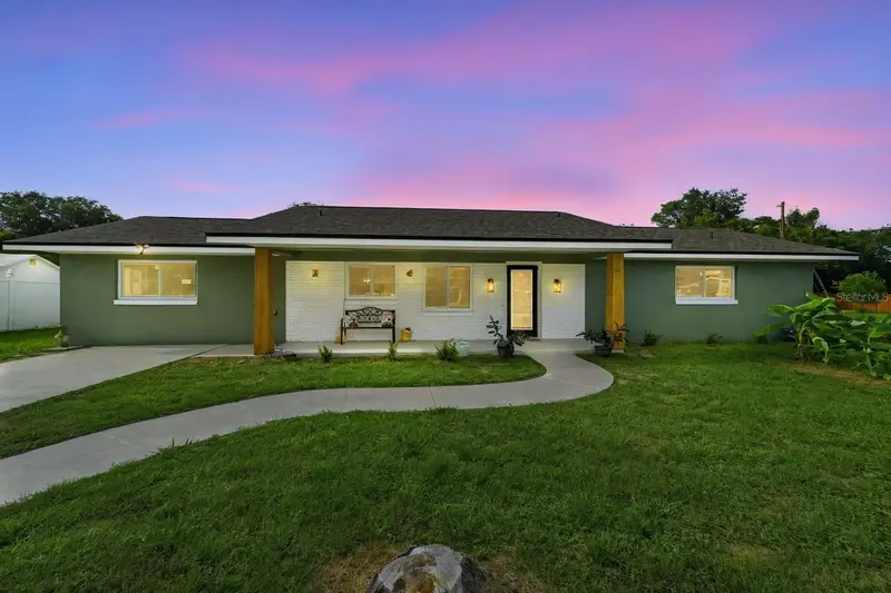 525 E Roberts St, FL