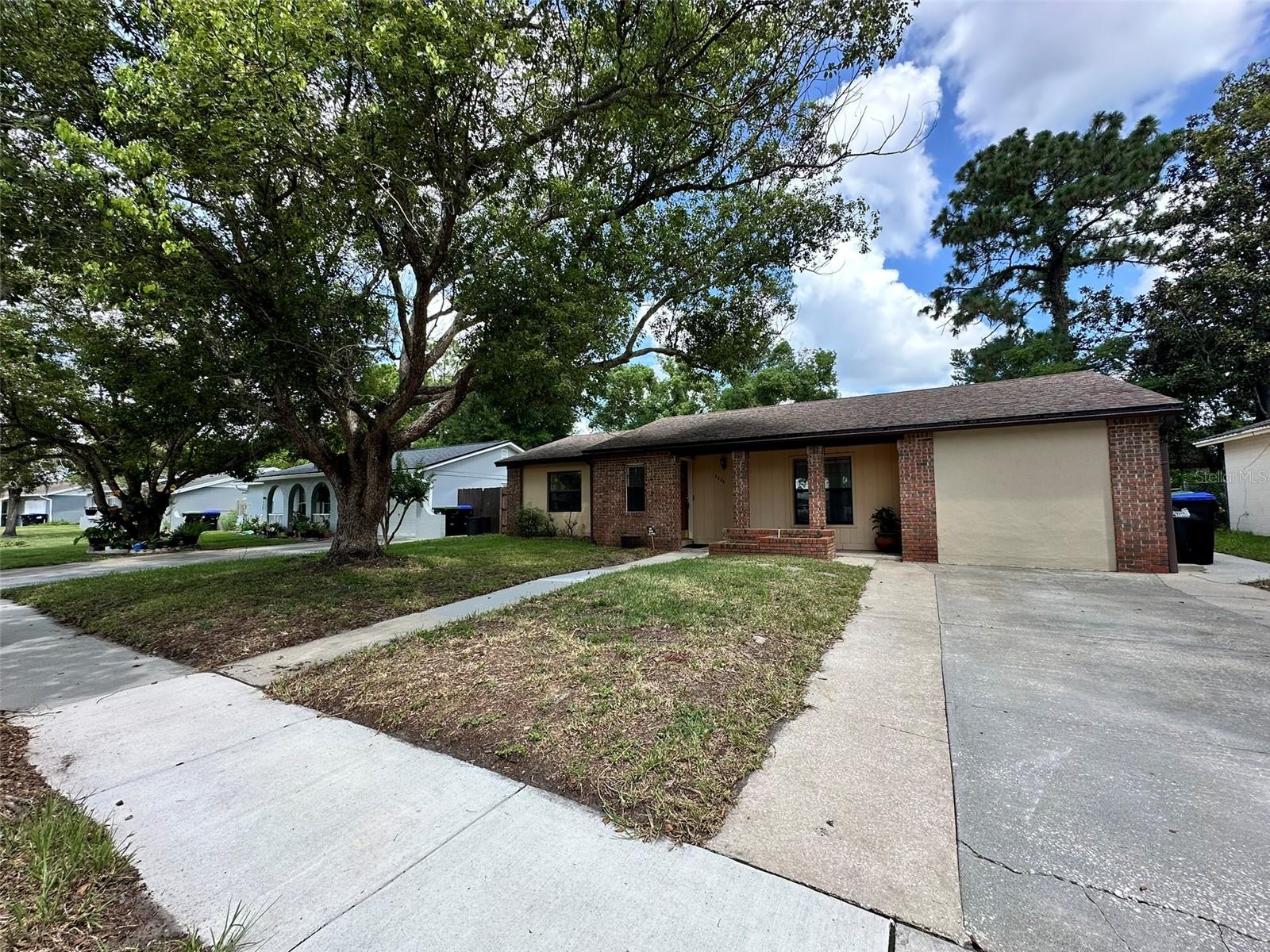 Kingswood Manor listing