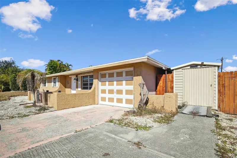 20168 Edgewater Dr, FL