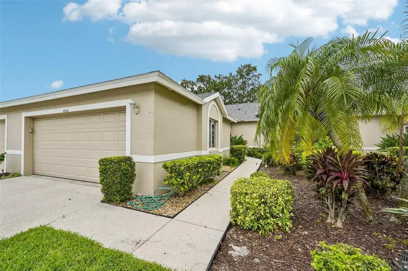6916 Stoneywalk Ct, FL
