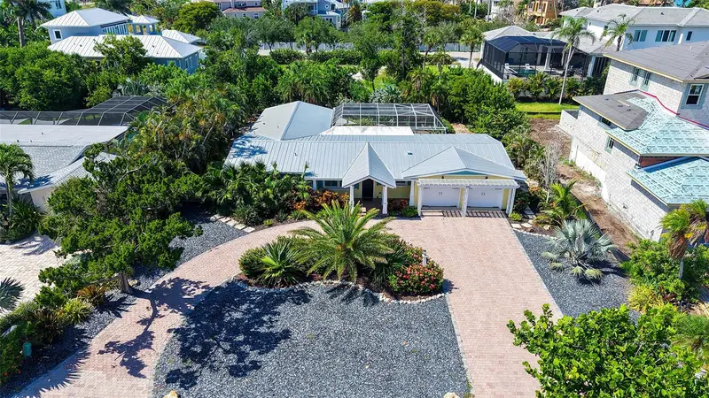602 Buttonwood Dr, FL