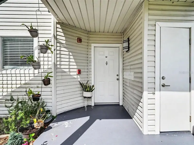 2552 Woodgate Blvd #107, FL