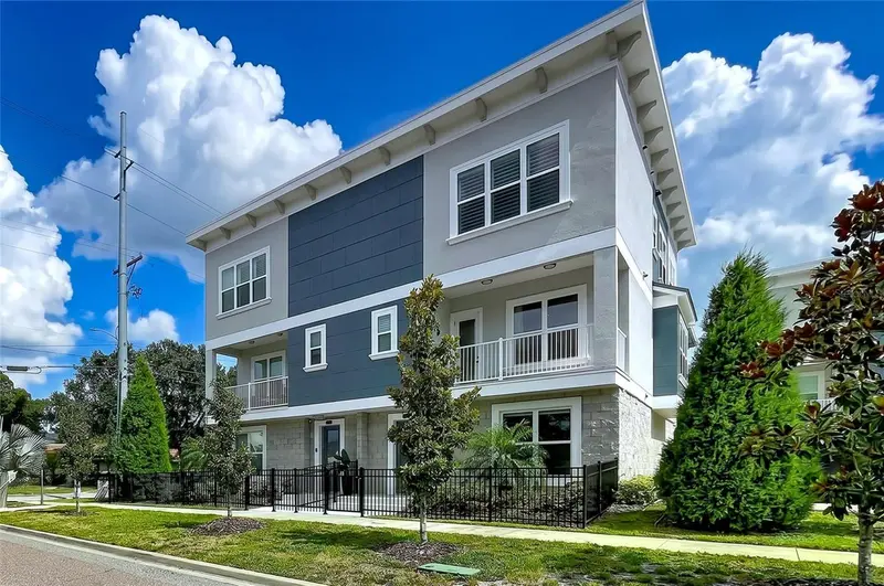 3702 W Roland St #3, FL