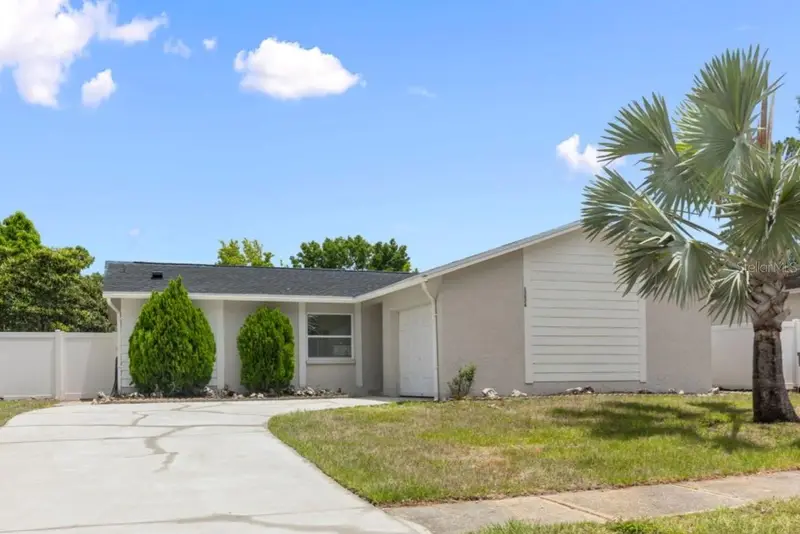 13826 Pathfinder Dr, FL