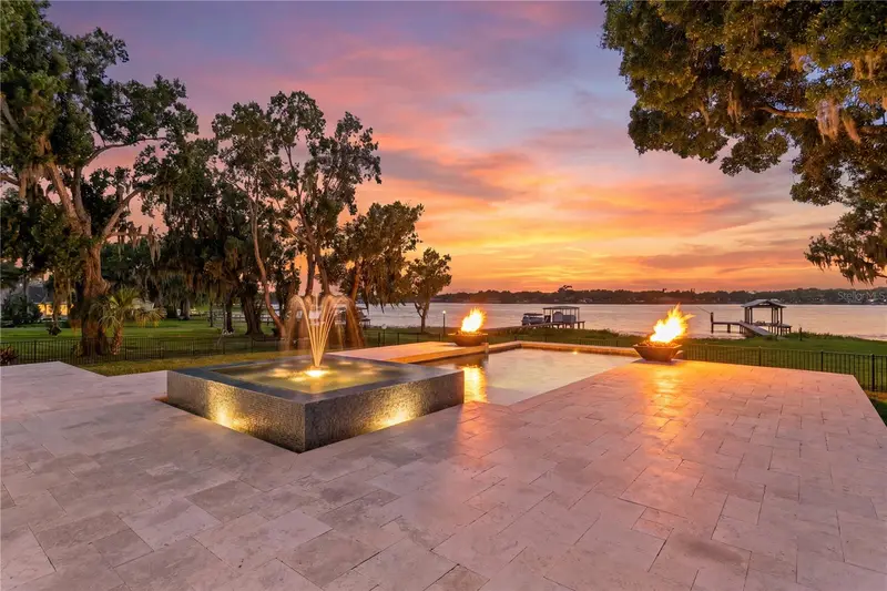 14802 Lake Magdalene Cir, FL