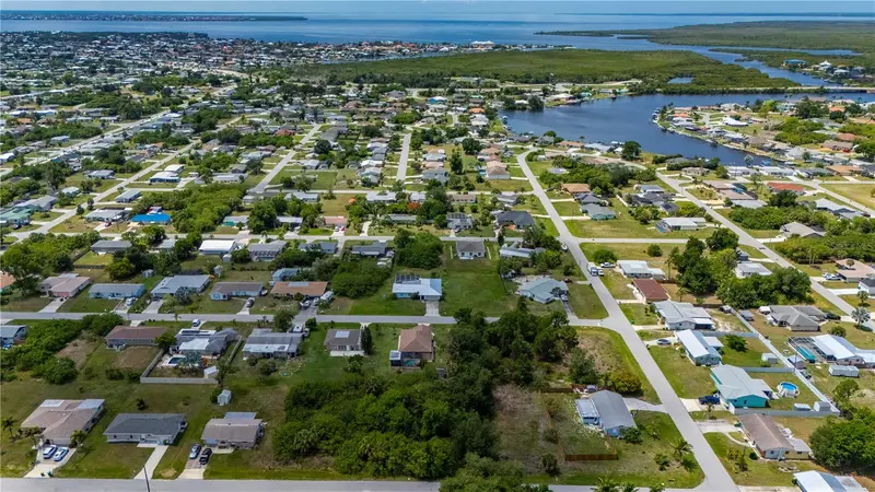 209 Forrest Ave Nw, FL