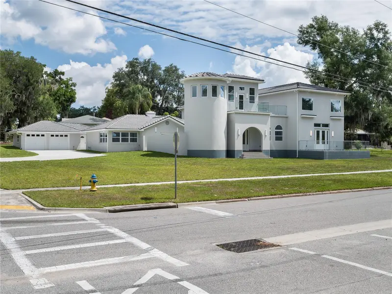1190 W Lakeshore Dr, FL