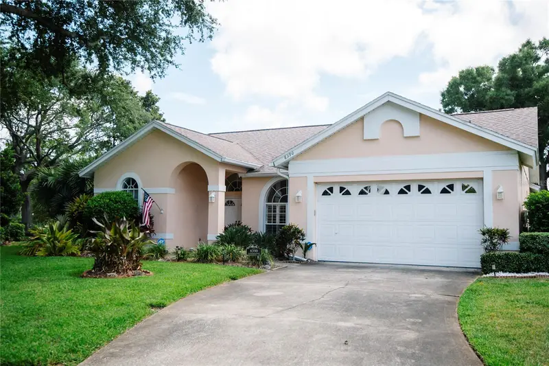8390 Meadow Brook Dr E, FL