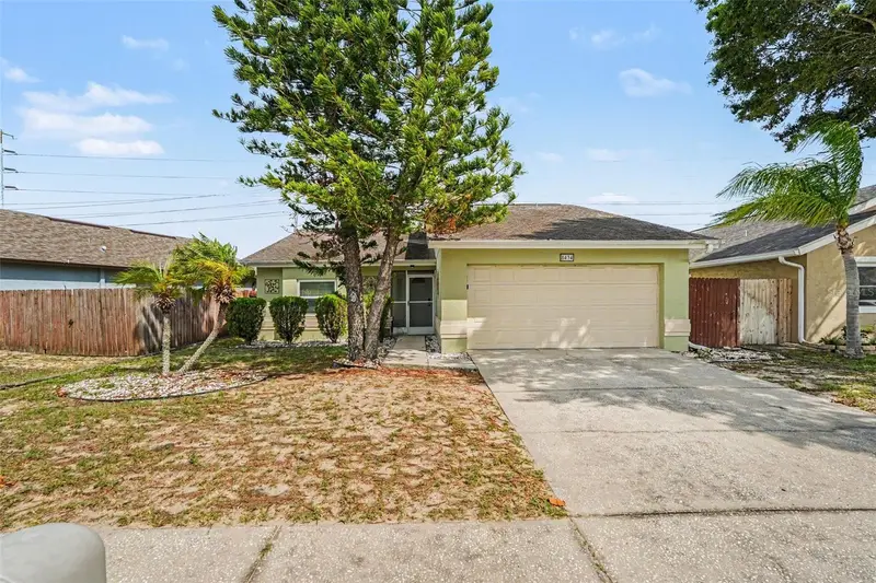 8434 Sun Dr, FL