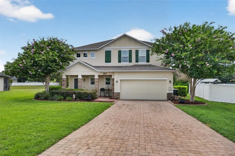 24529 Woodhill Ct, FL