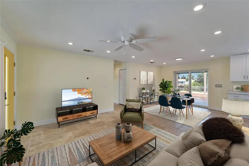 8702 Driftwood Dr, FL
