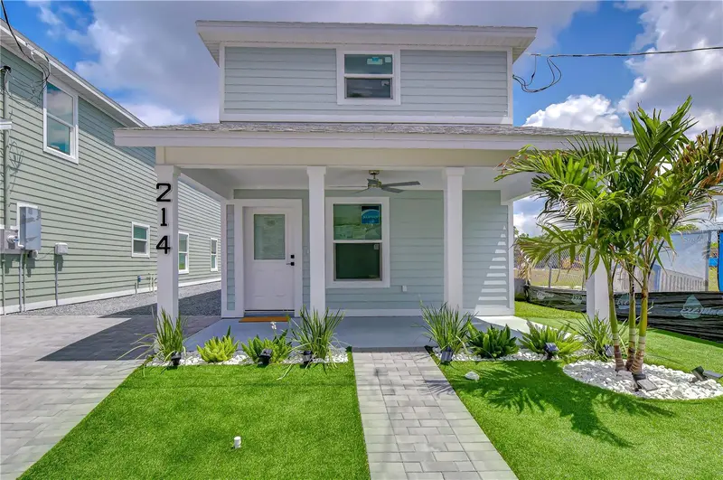 214 8th Avenue Dr W, FL