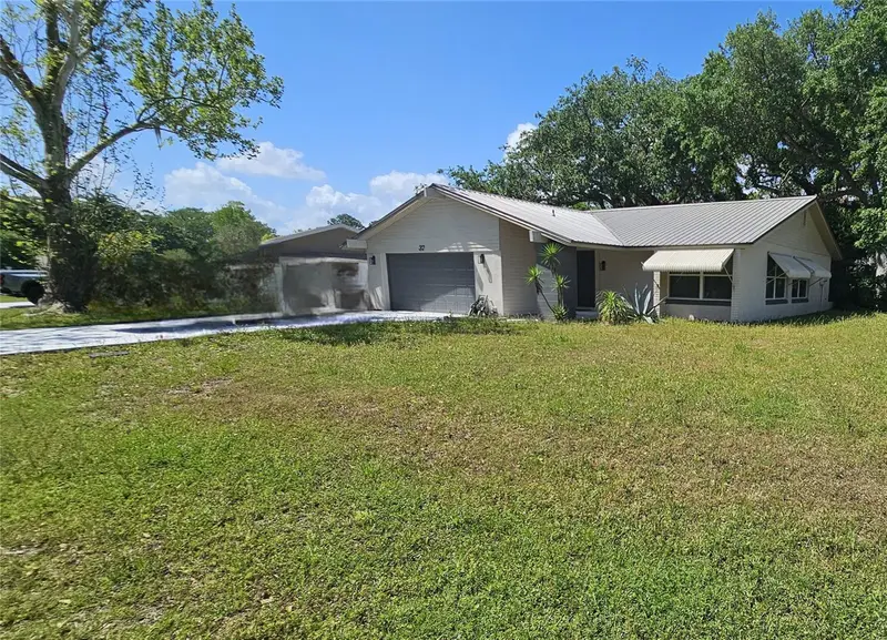 37 Cooper Ln, FL