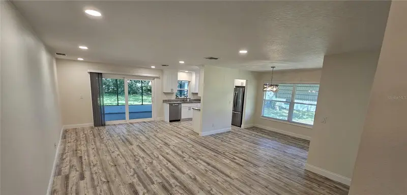 37 Cooper Ln, FL